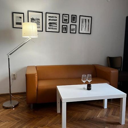 Lifestyle In The Center Apartment บูคาเรสต์ ภายนอก รูปภาพ