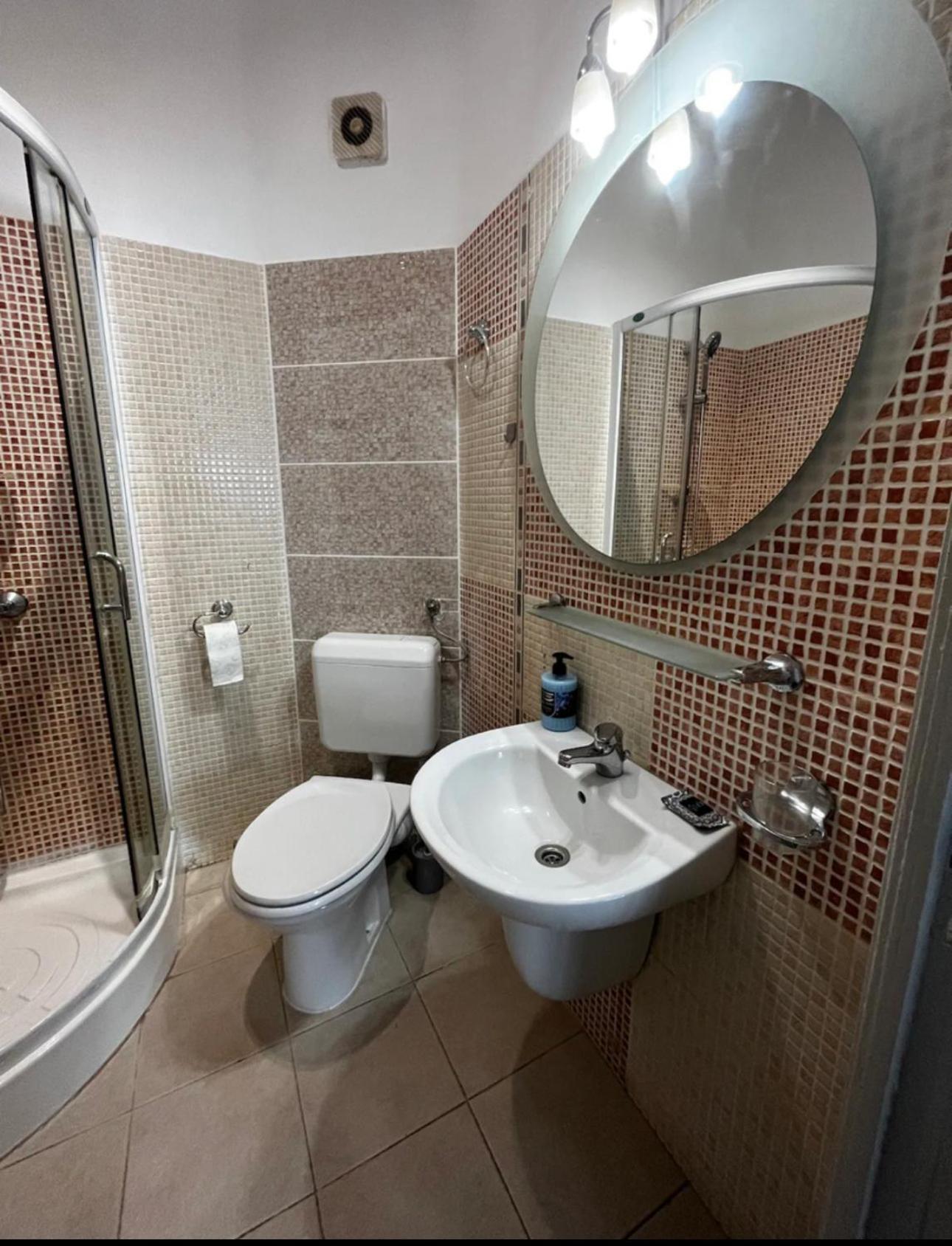 Lifestyle In The Center Apartment บูคาเรสต์ ภายนอก รูปภาพ